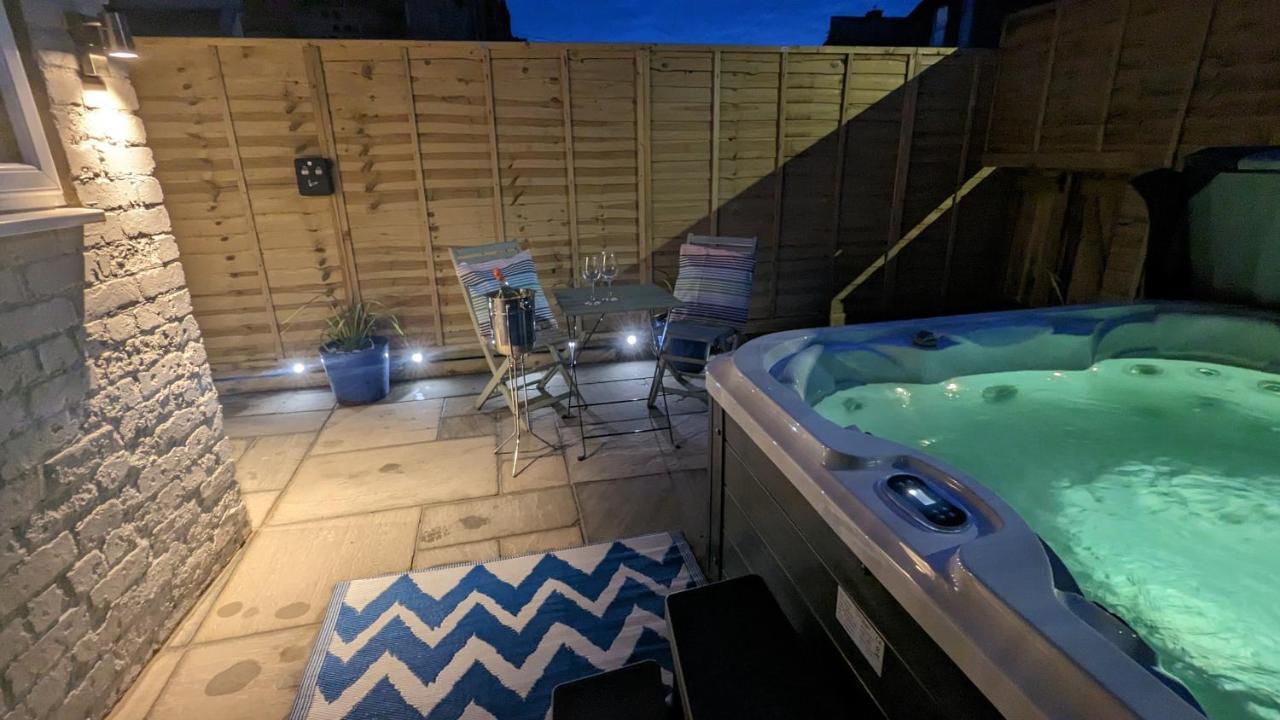הוילה סקארבורו Seaside Escapes - With Relaxing Hot Tub! מראה חיצוני תמונה